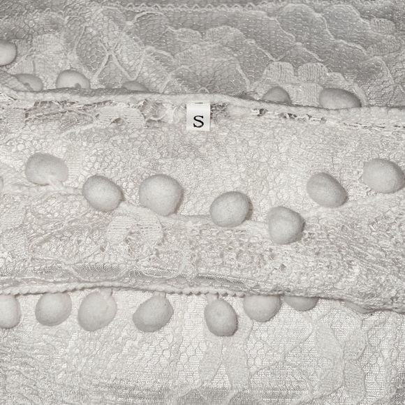 Women’s white lace dress NWOT - Picture 3 of 3